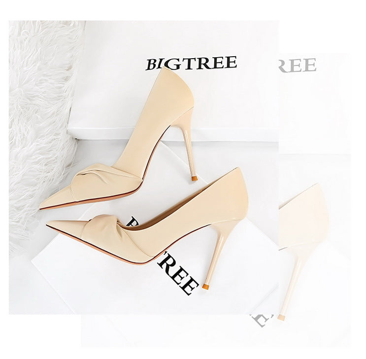 Slim Fit Low Cut Pointed Toe Stiletto Heel