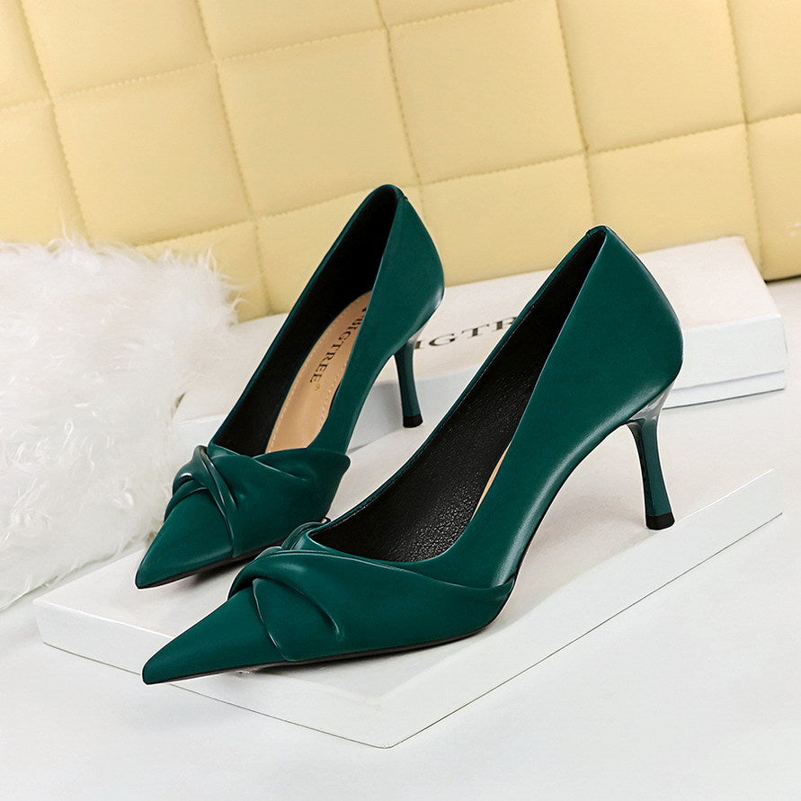 Slim Fit Low Cut Pointed Toe Stiletto Heel