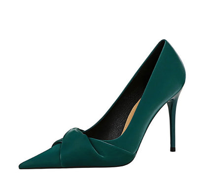 Slim Fit Low Cut Pointed Toe Stiletto Heel